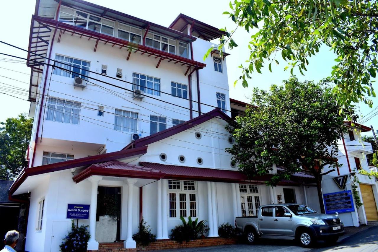 Smile Hub Kandy -Youth Hostel- Екстериор снимка