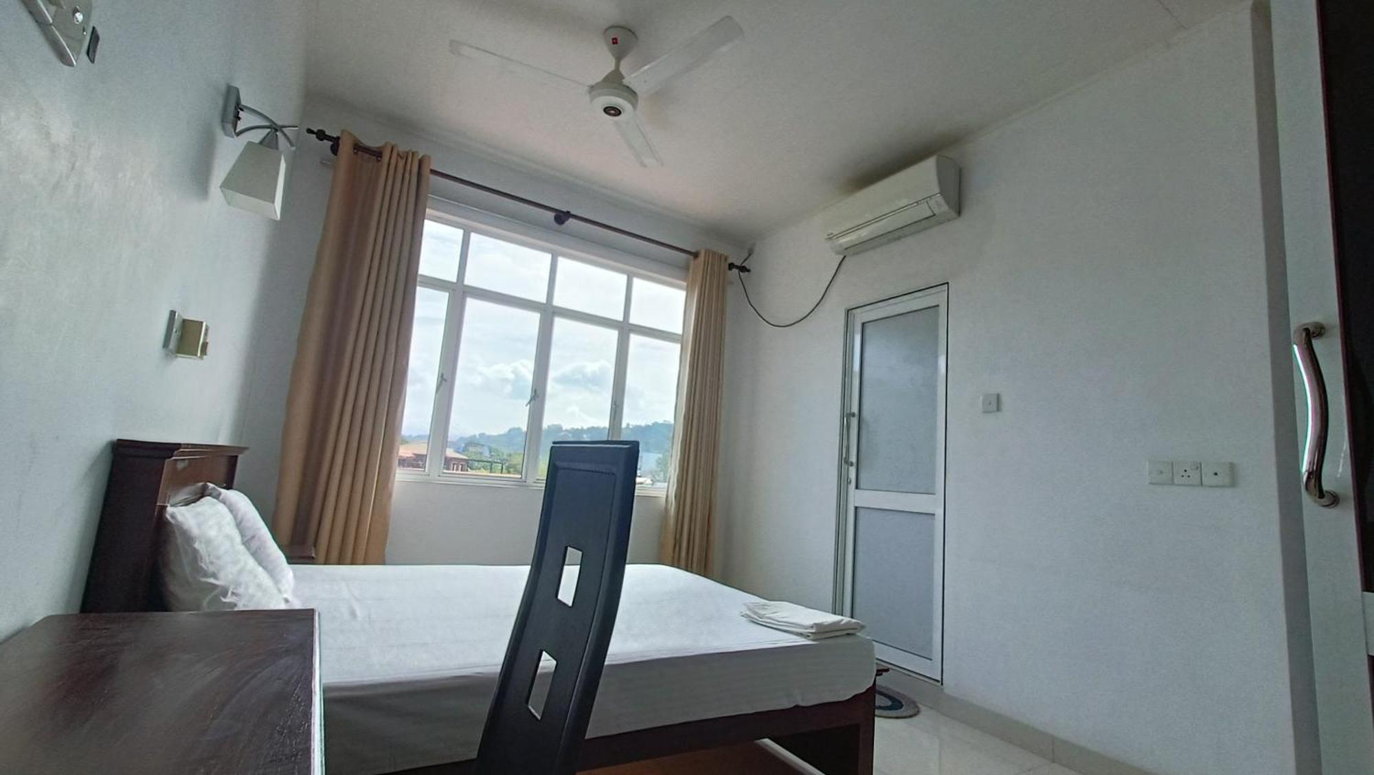 Smile Hub Kandy -Youth Hostel- Стая снимка